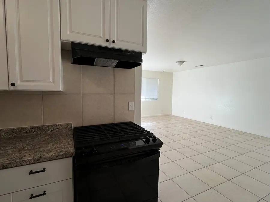 145 E Oleander Avenue, Fresno, CA 93706 - Image #3