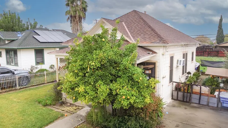 418 E 10th Street, Hanford, CA 93230 - Image #3