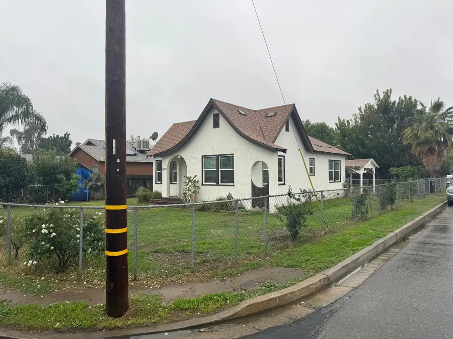 1409 N Divisadero Street, Visalia, CA 93291 - Image #2