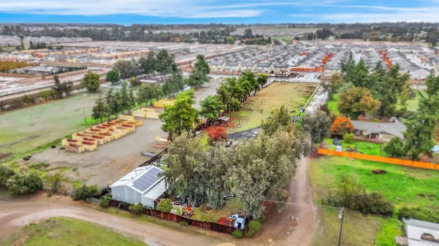 1923 N Armstrong Avenue, Fresno, CA 93727 - Image #3