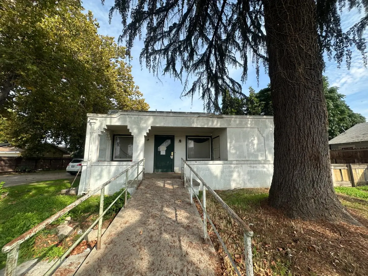 901 Mariposa, Kingsburg, CA 93631 - Image #1