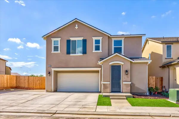 882 Amanecer Avenue, Clovis, CA 93619