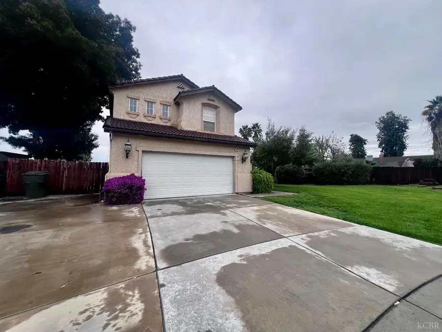 384 Millbrook Street, Hanford, CA 93230 - Image #2