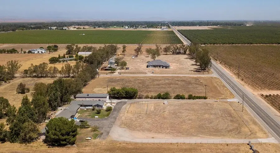 34681 Avenue 12, Madera, CA 93636 - #2