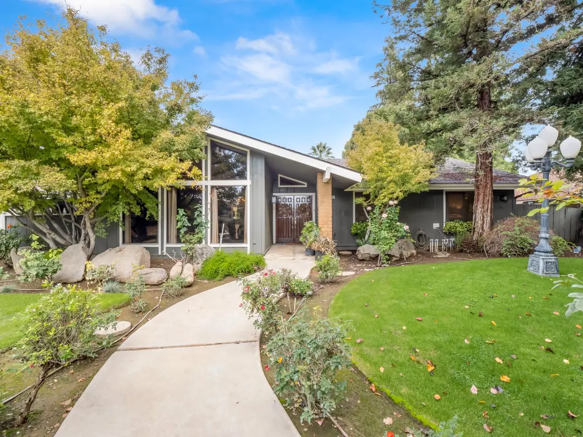 5041 E Townsend Avenue, Fresno, CA 93727 - Image #1