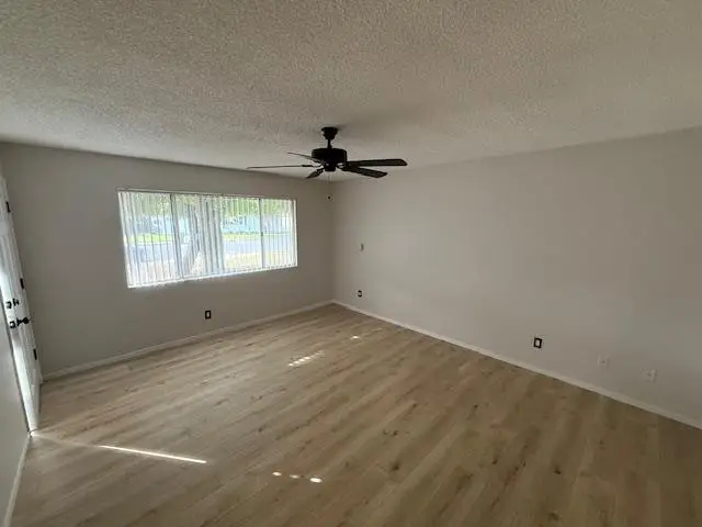 955 W Fairmont Avenue, Clovis, CA 93612 - Image #2