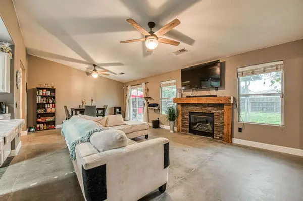 1170 Mehlert Street, Kingsburg, CA 93631