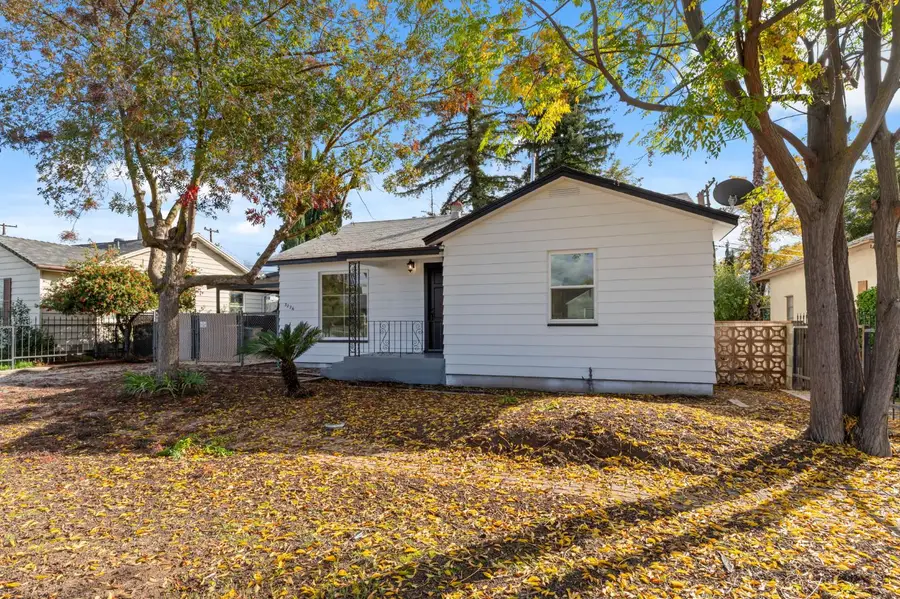 3226 Circle Court W, Fresno, CA 93703 - Image #3