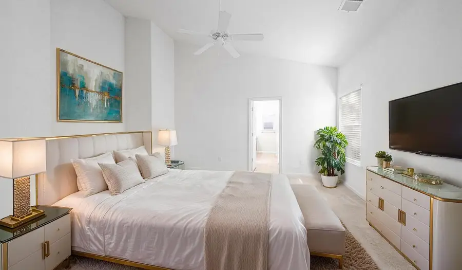 2773 E Deyoung Drive, Fresno, CA 93720 - Image #3