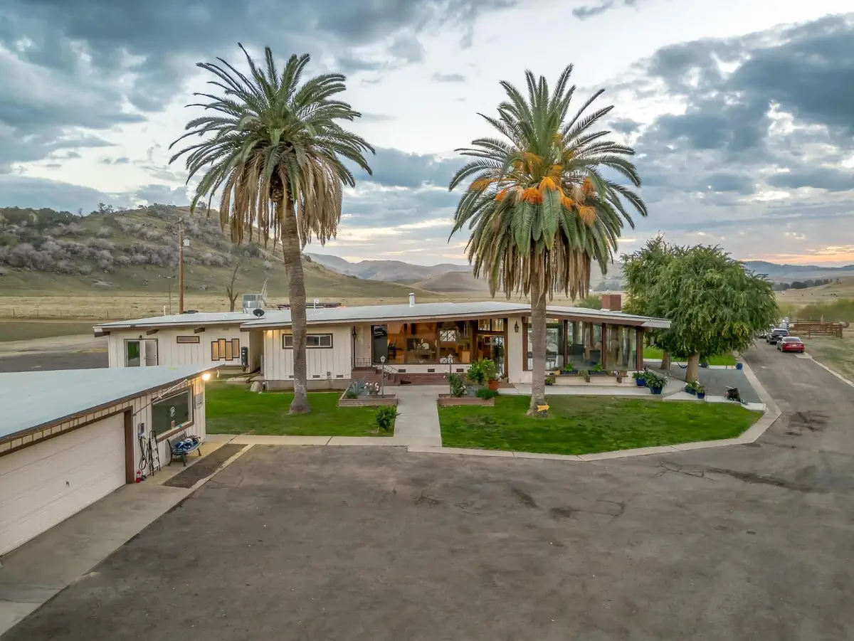 31204 Sierra Dr, Exeter, CA 93221 - Image #1