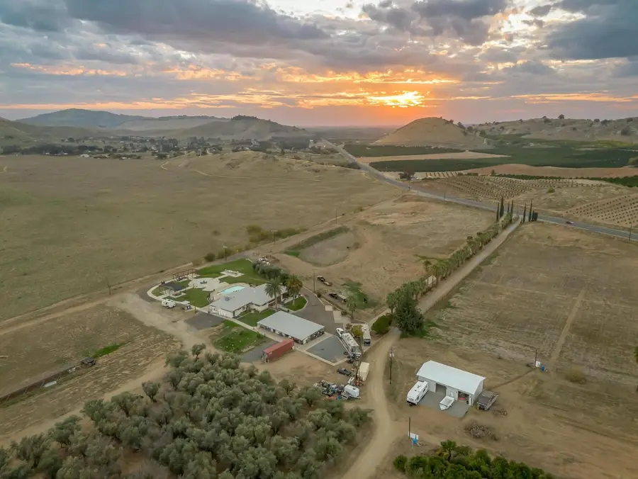 31204 Sierra Dr, Exeter, CA 93221 - Image #2