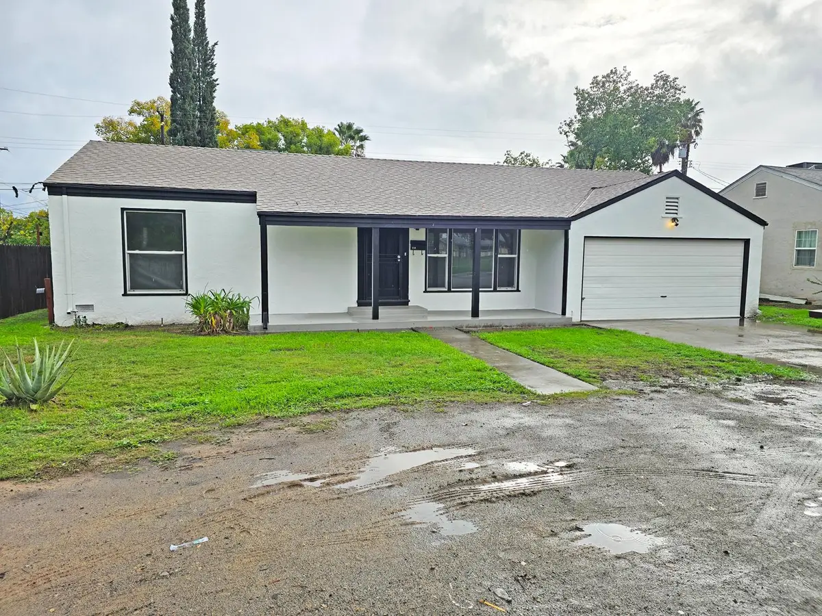 216 E Ashlan Avenue, Fresno, CA 93704 - Image #1