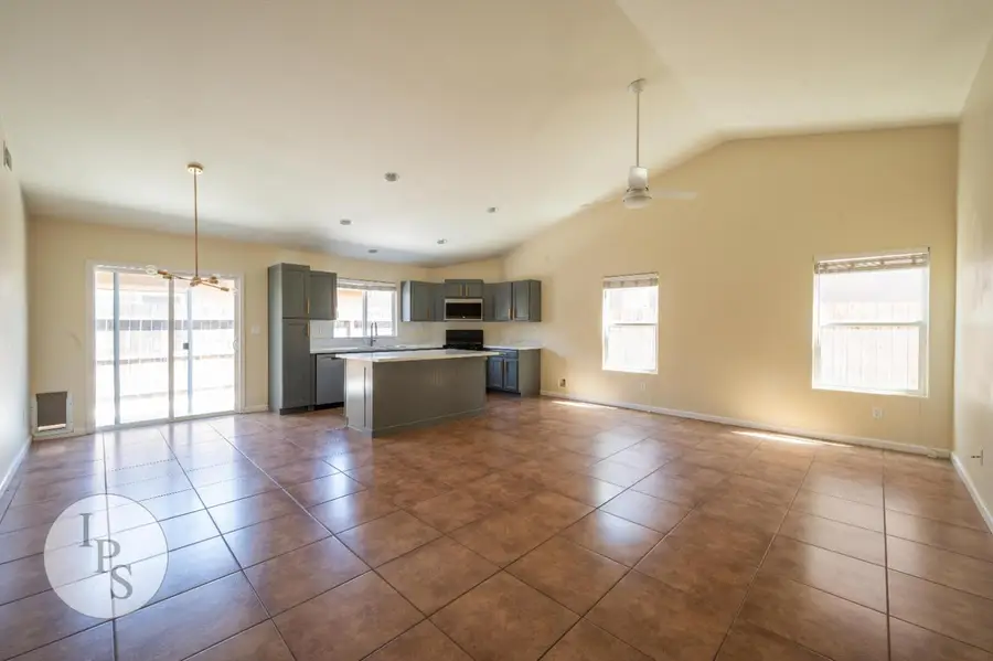 591 S Bundy Drive, Fresno, CA 93727 - Image #3
