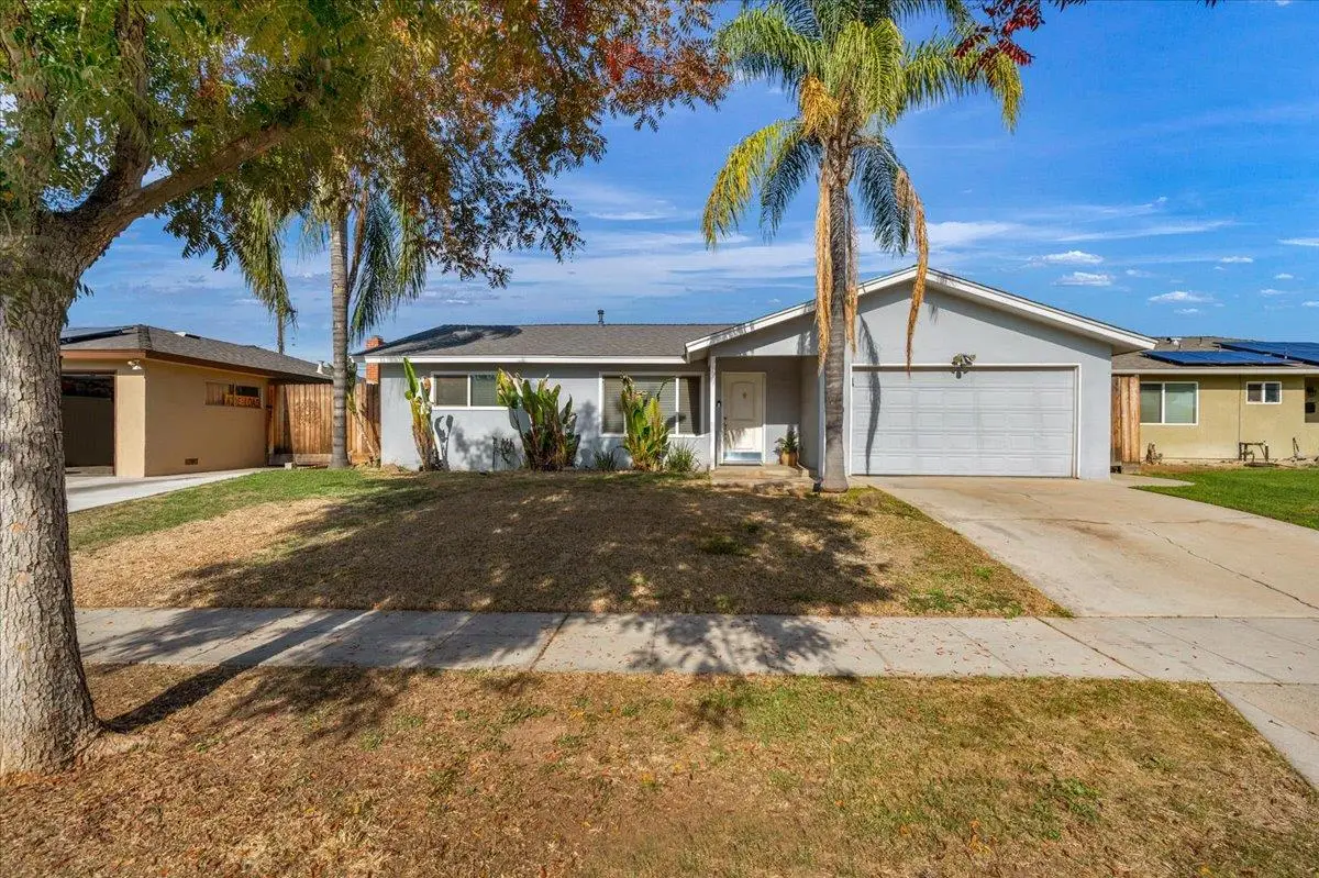 3040 W Hampton Way, Fresno, CA 93722 - Image #1