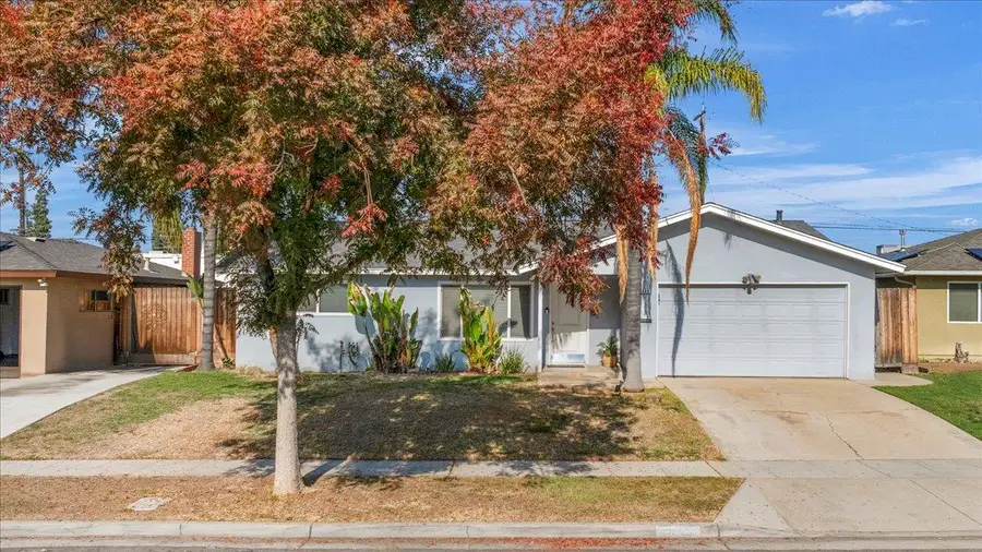 3040 W Hampton Way, Fresno, CA 93722 - Image #2