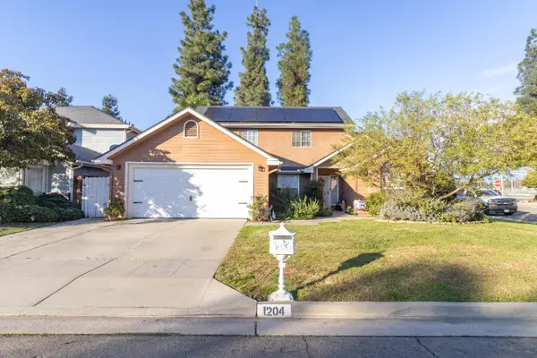 1204 E Salem Avenue, Fresno, CA 93720