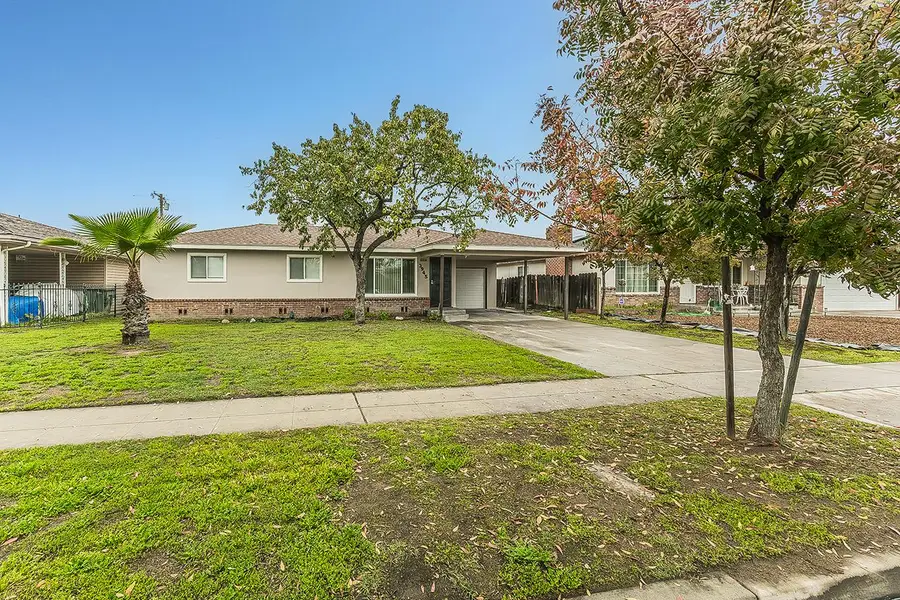 3945 E Cortland Avenue, Fresno, CA 93726 - Image #2