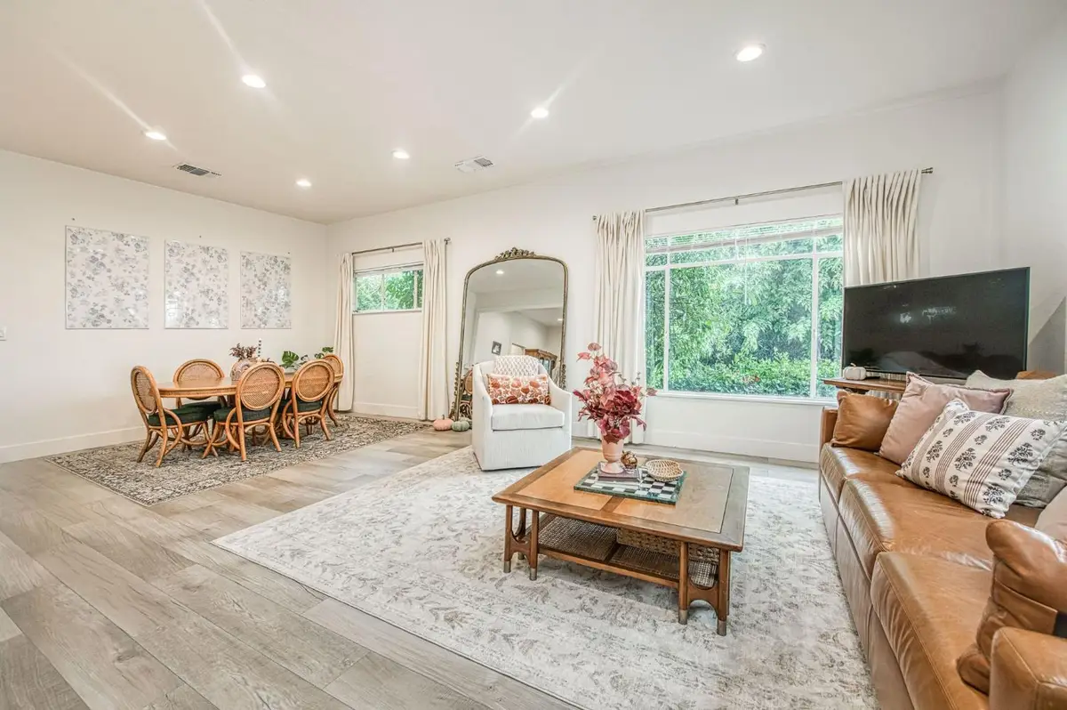 343 S 6th Avenue Drive, Kingsburg, CA 93631 - Image #1