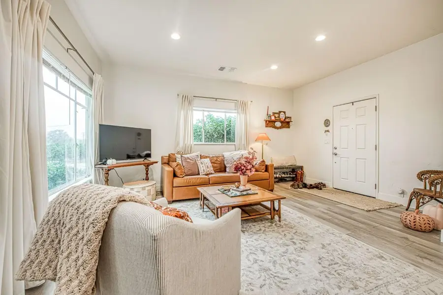 343 S 6th Avenue Drive, Kingsburg, CA 93631 - Image #3