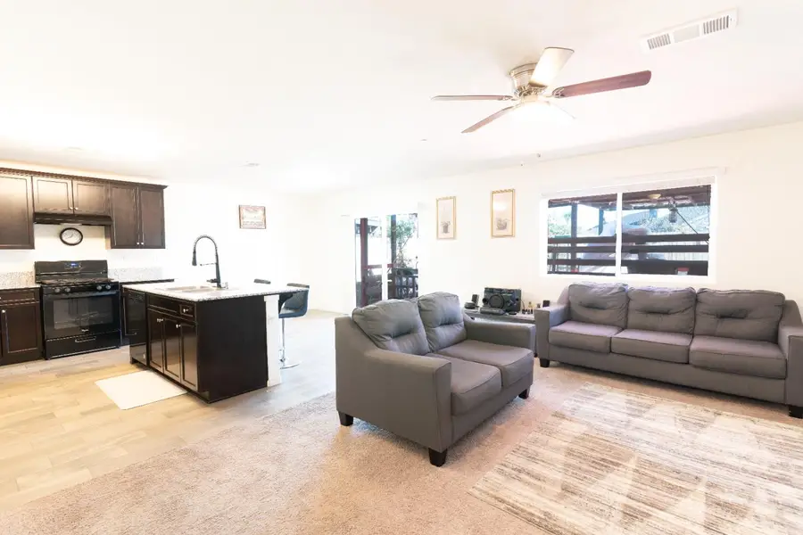 1853 S Kerckhoff Way, Hanford, CA 93230 - Image #3