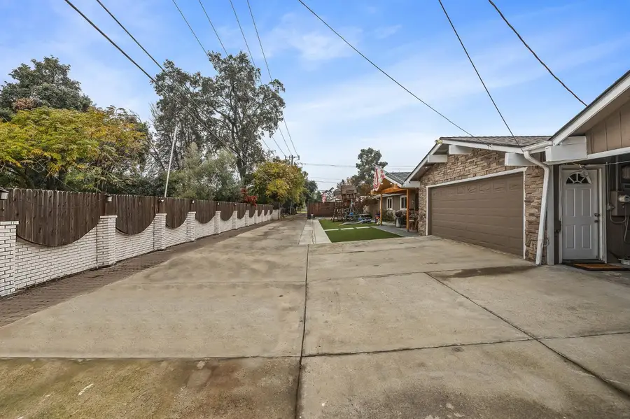 547 W Gettysburg Avenue, Fresno, CA 93705 - Image #3