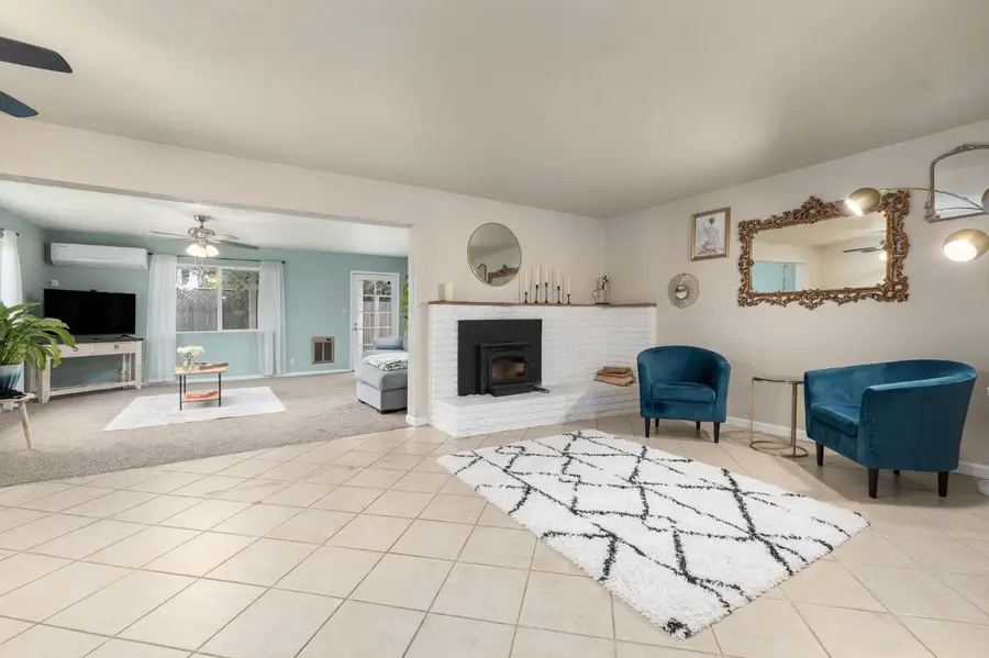 3310 E Hampton Way, Fresno, CA 93726 - Image #3