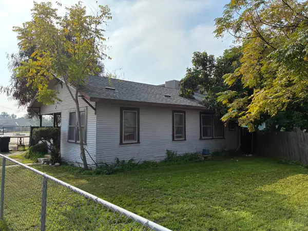 1215 N Court Street, Visalia, CA 93291