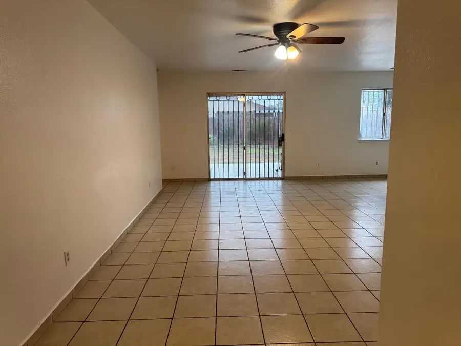 872 Mulberry Lane, Parlier, CA 93648 - Image #2