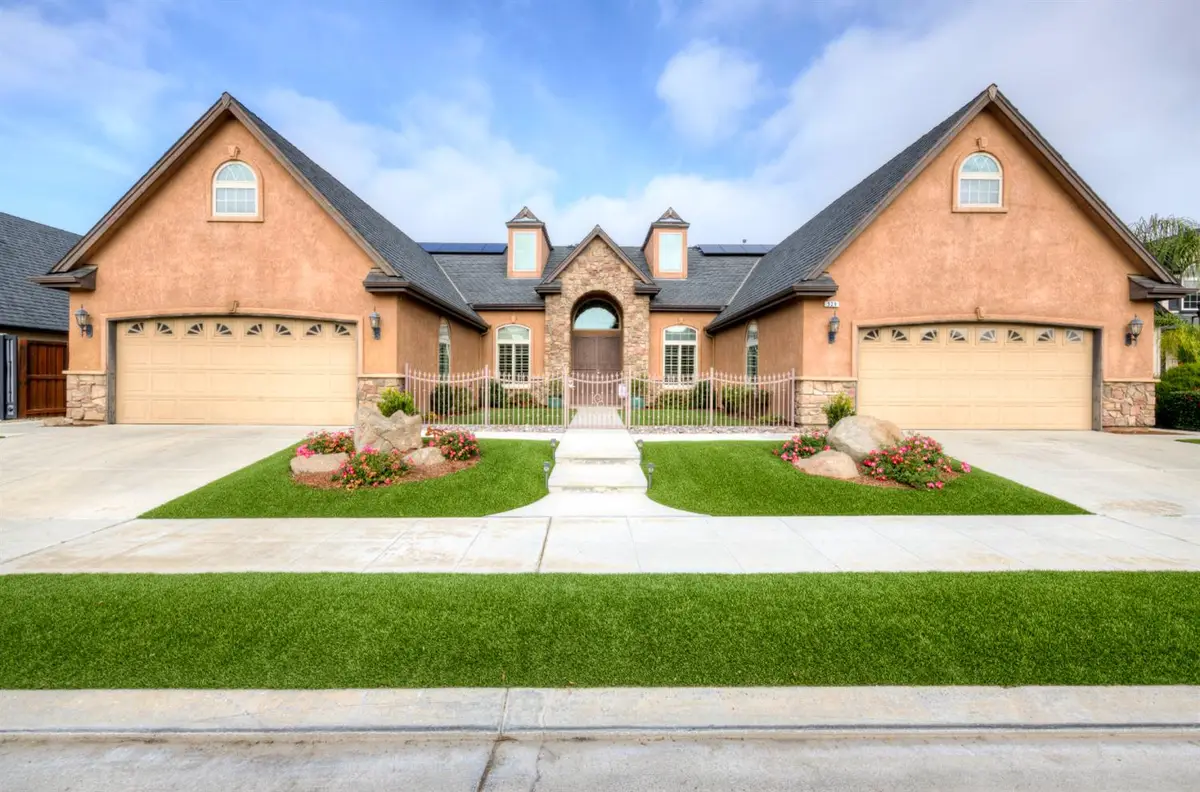 529 W Loyola Avenue, Clovis, CA 93619 - Image #1