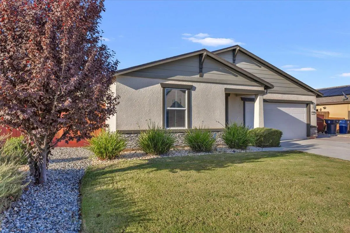2216 Chism Avenue, Tulare, CA 93274 - Image #1