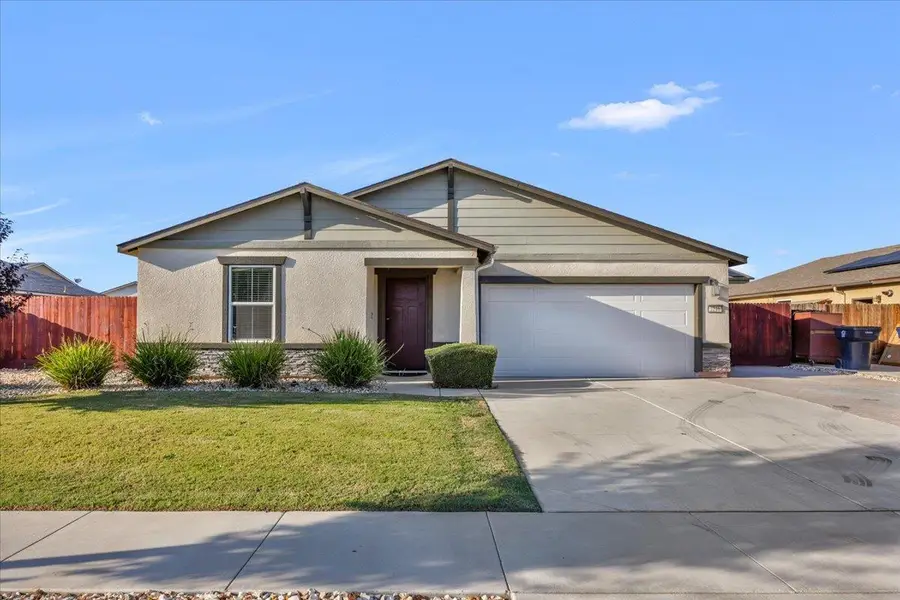 2216 Chism Avenue, Tulare, CA 93274 - Image #2