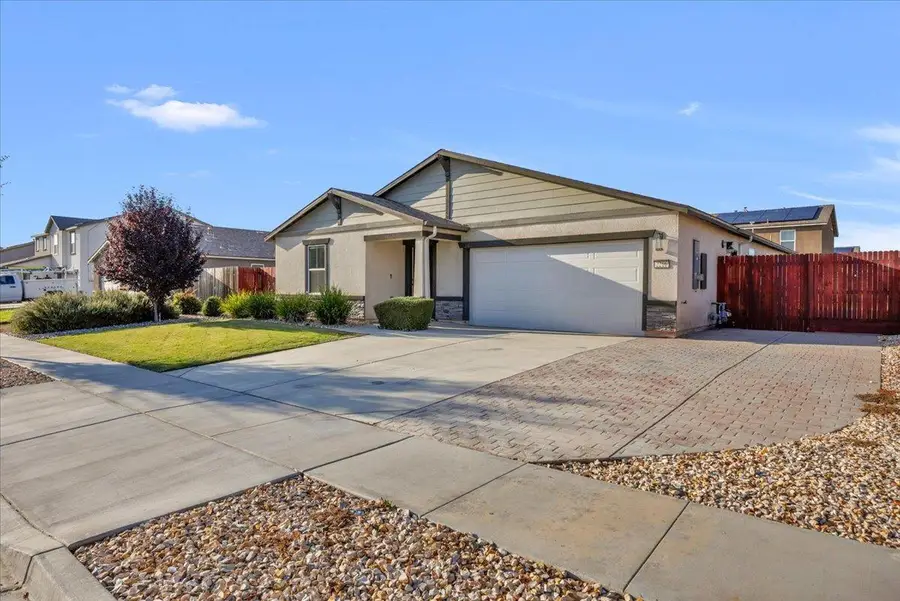 2216 Chism Avenue, Tulare, CA 93274 - Image #3