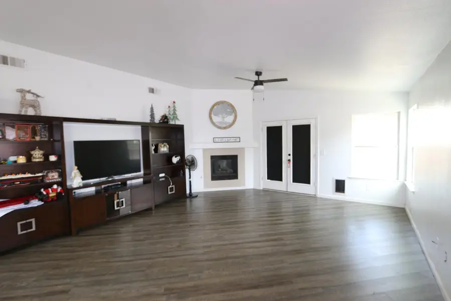 5574 W Pine Avenue, Fresno, CA 93722 - Image #3