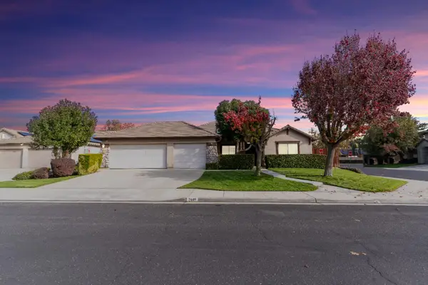 2449 Megan Avenue, Clovis, CA 93611