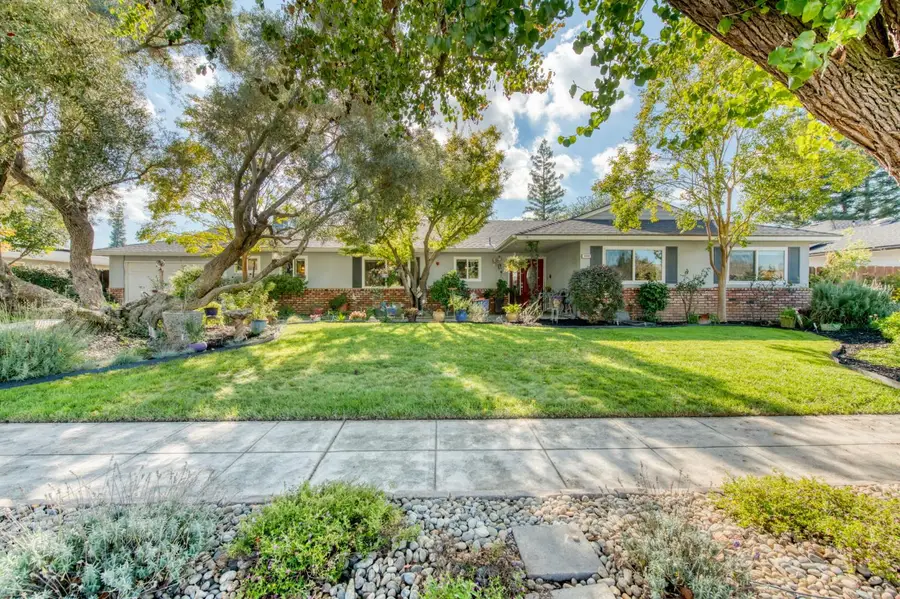 3059 W Dovewood Lane W, Fresno, CA 93711 - Image #3