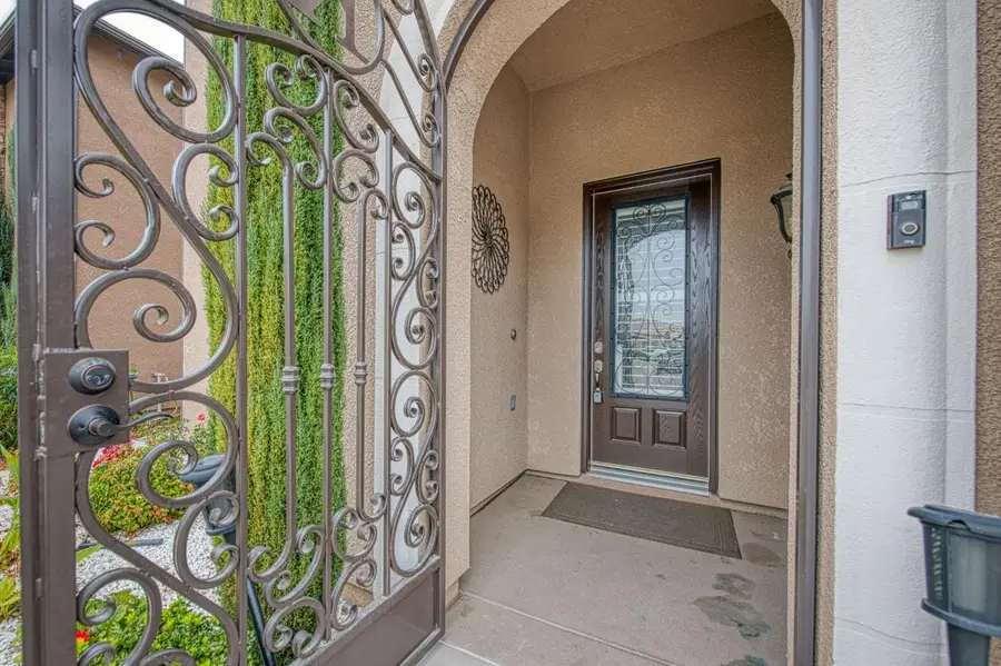 1922 E Amaryllis Avenue, Fresno, CA 93730 - Image #3