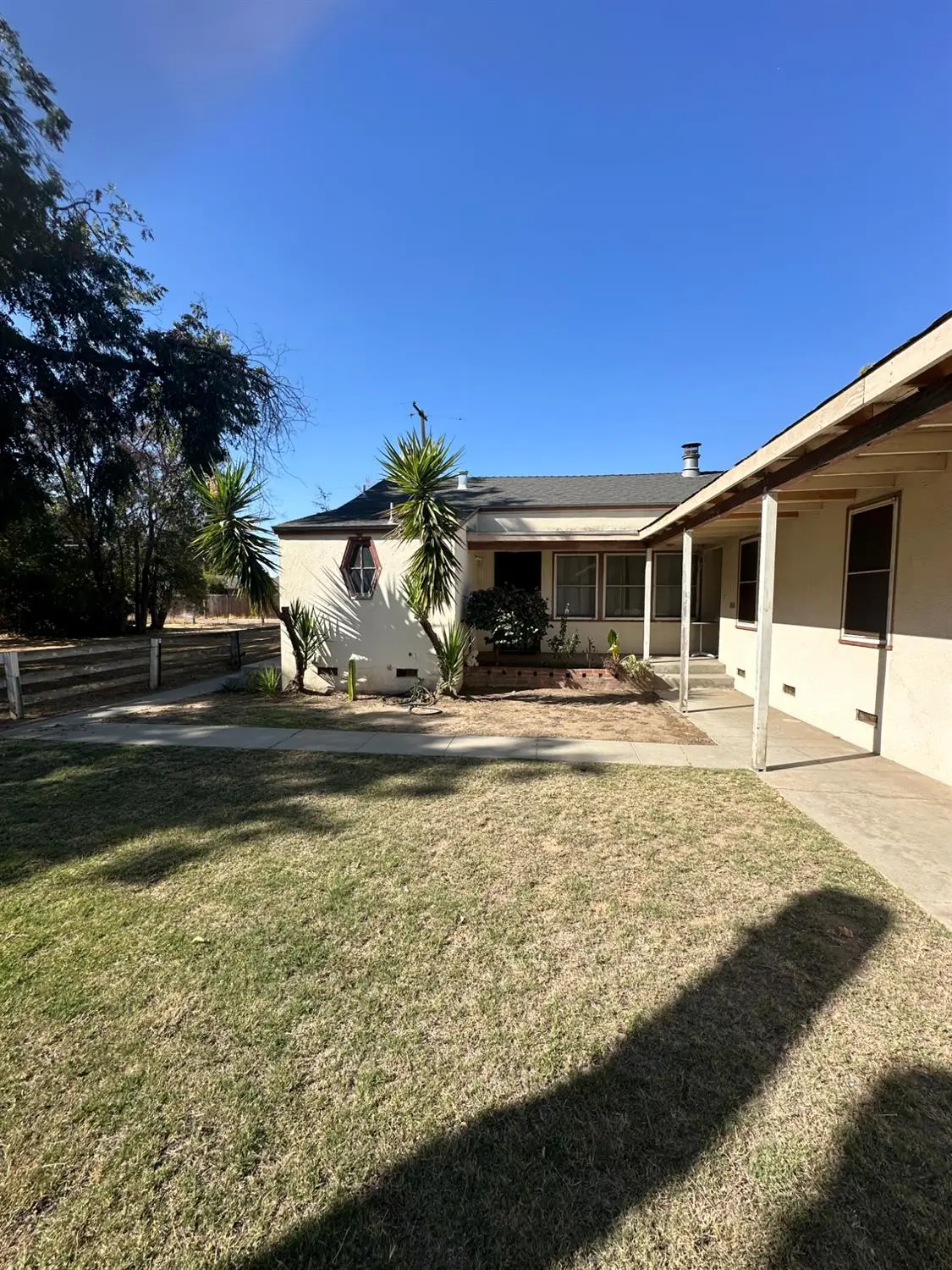 2627 N Thorne Avenue, Fresno, CA 93704 - Image #1