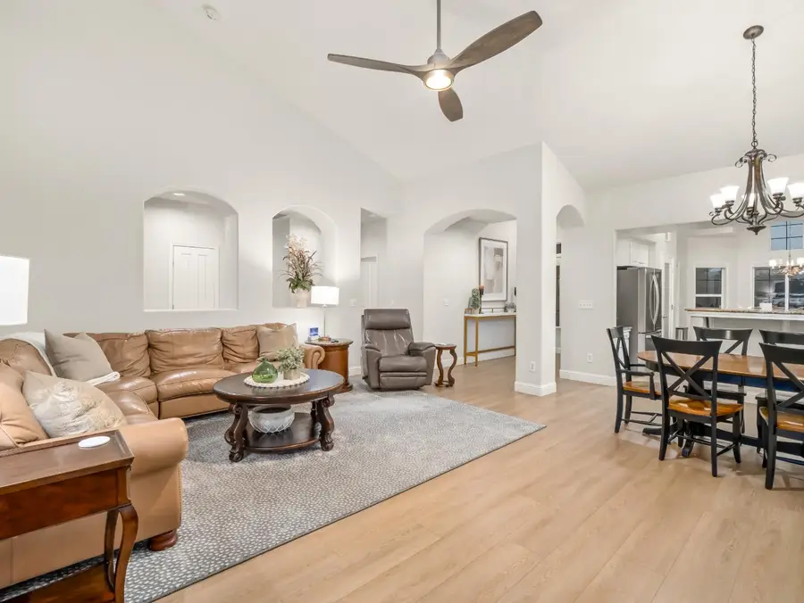 10680 N Bunkerhill Drive N, Fresno, CA 93730 - Image #3