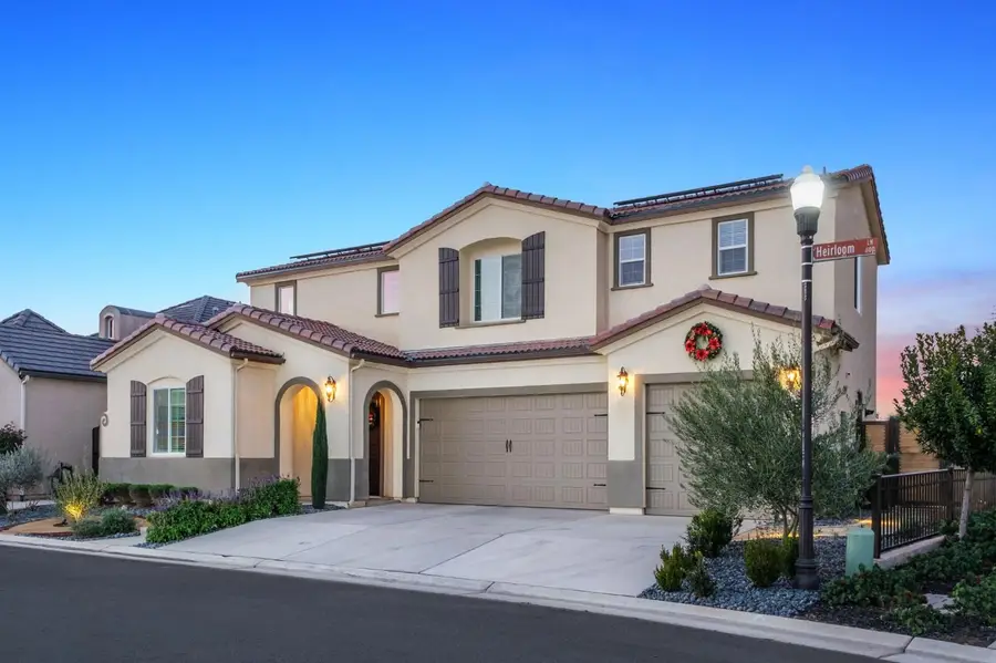 667 Heirloom Lane, Clovis, CA 93619 - Image #2