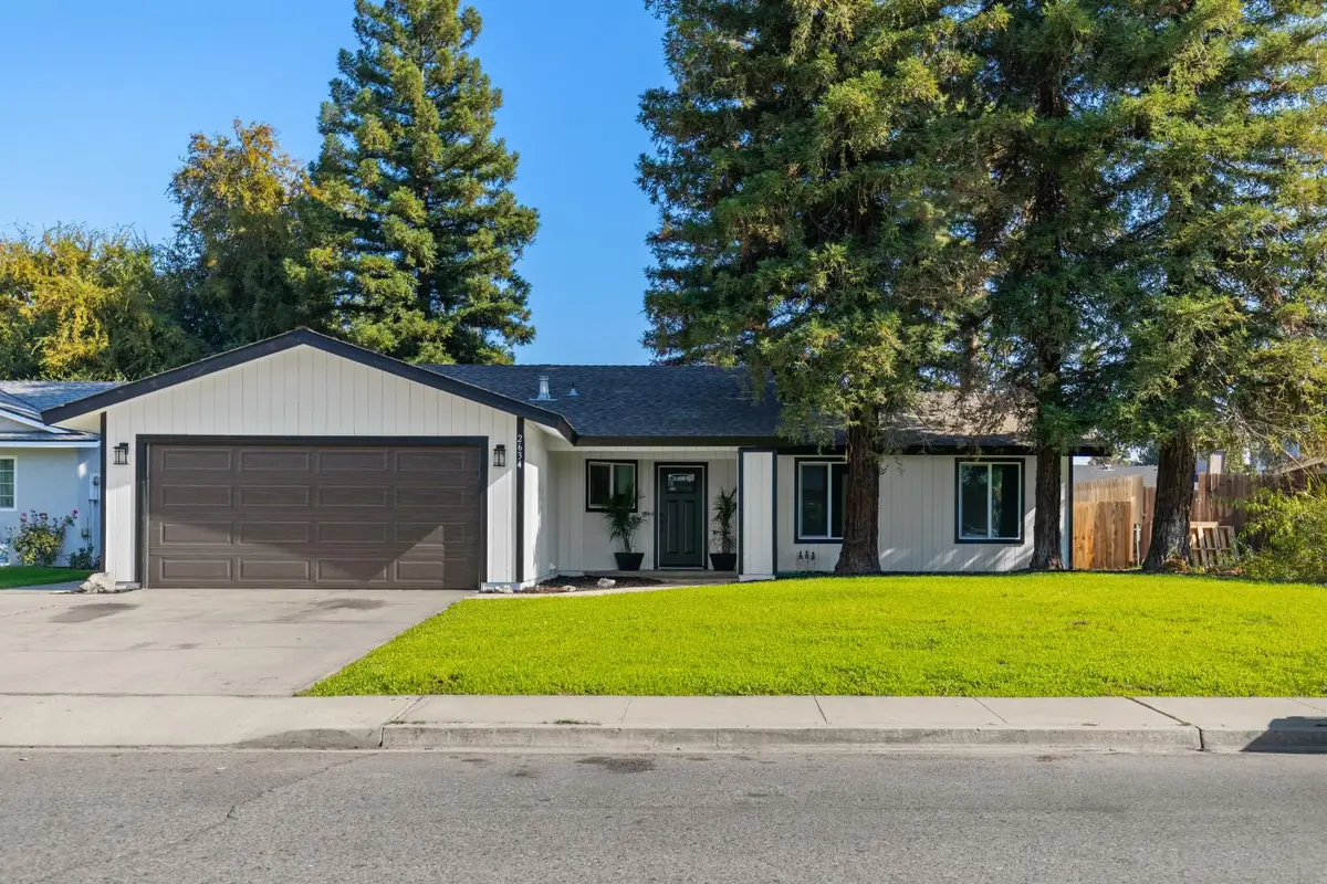 2634 N Elm Street, Visalia, CA 93291 - Image #1