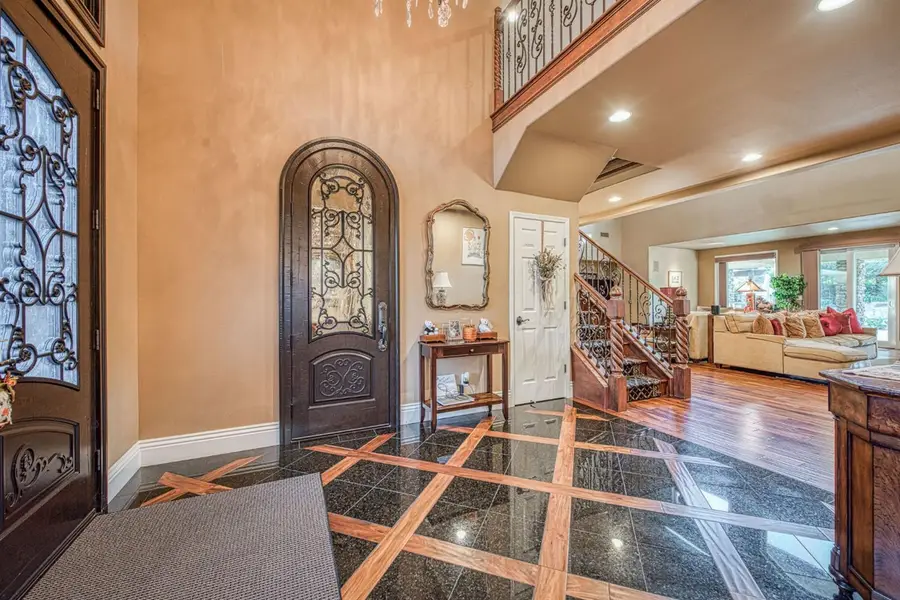 1558 E Shadow Creek Drive, Fresno, CA 93730 - Image #3