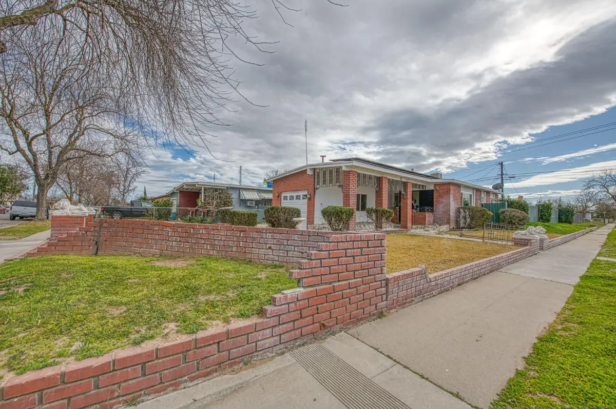 255 W Hawes Avenue, Fresno, CA 93706 - Image #1