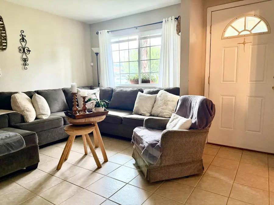 1030 N Stover, Visalia, CA 93292 - Image #3