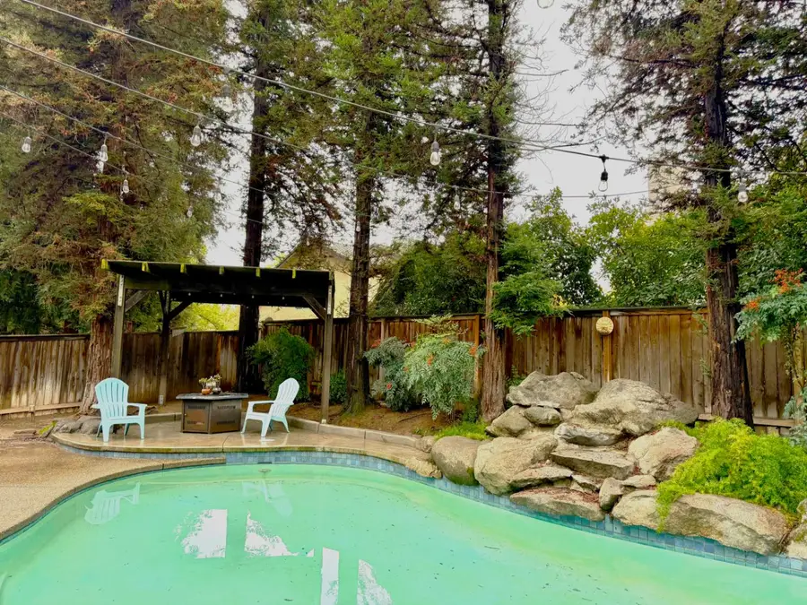 909 E Edgemont Drive, Fresno, CA 93720 - Image #3