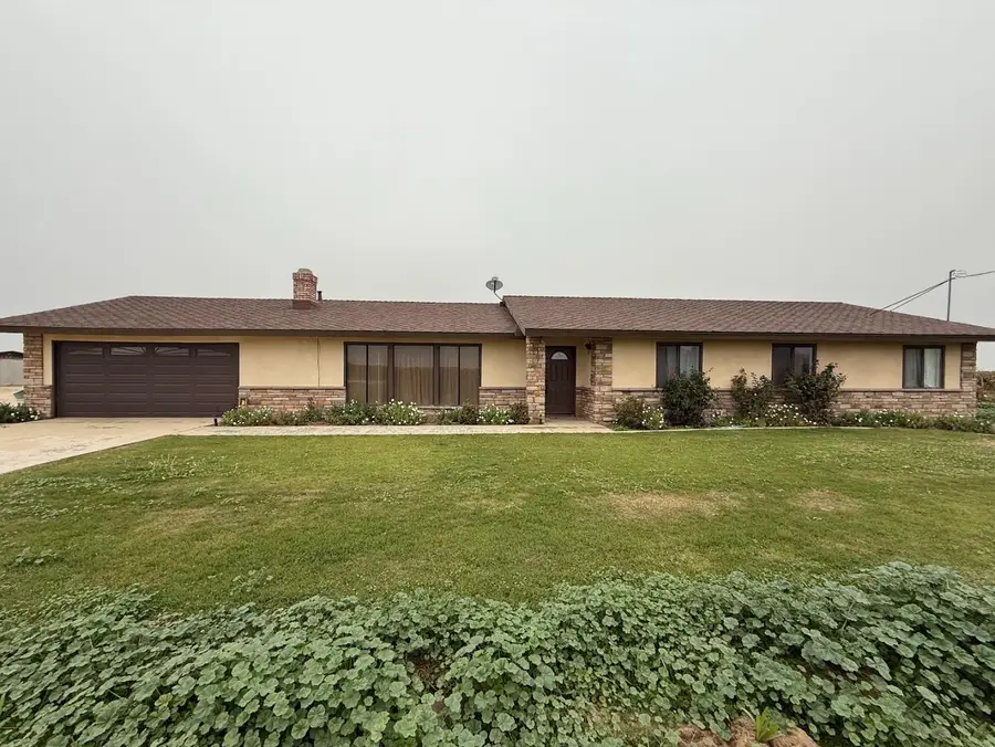 376 E Klepper, Caruthers, CA 93609 - Image #2