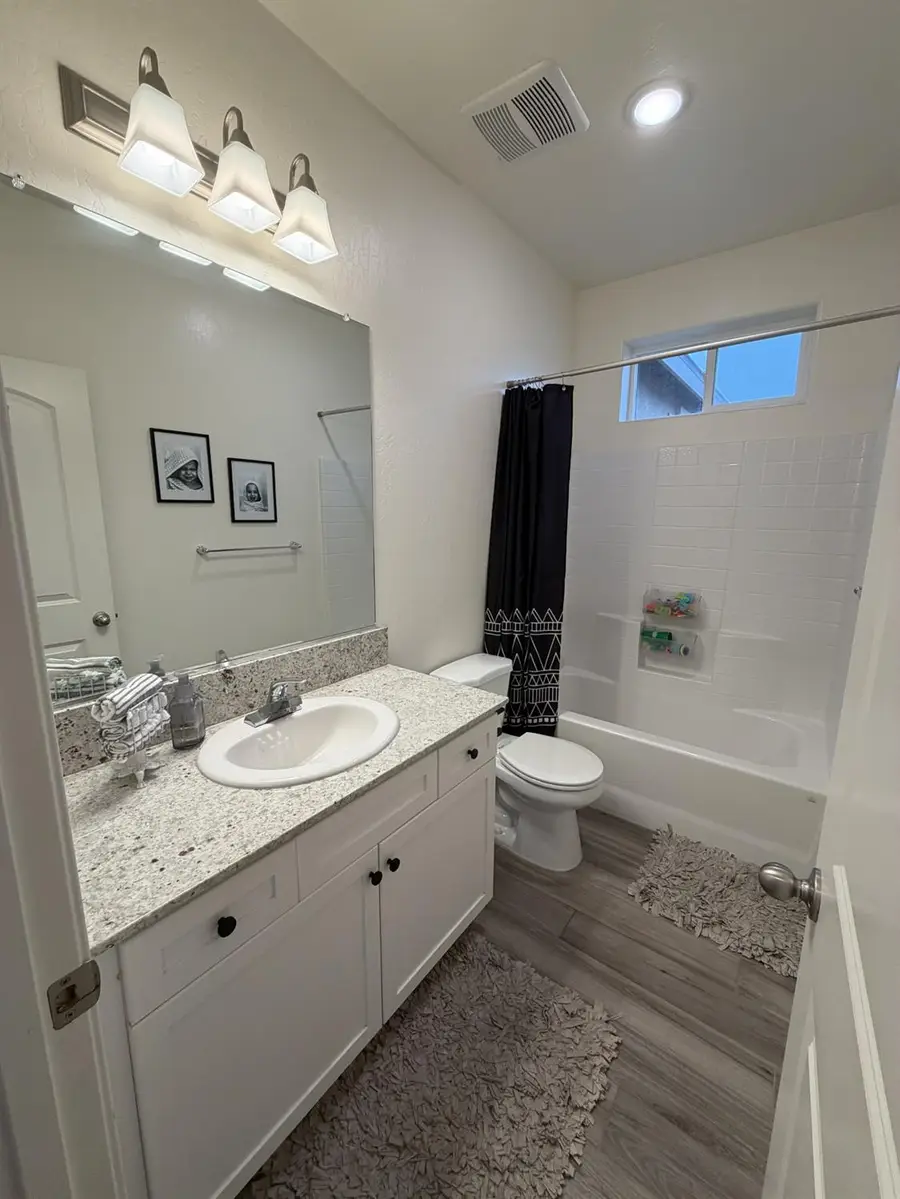 2454 Hudson, Kingsburg, CA 93631 - Image #2