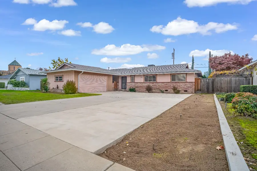 3014 E Dakota Avenue, Fresno, CA 93726 - Image #2