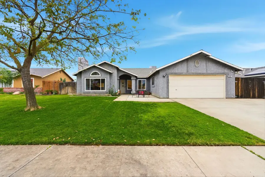 351 Barcelona Drive, Lemoore, CA 93245 - Image #2