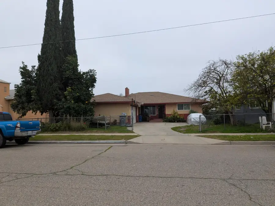 358 E Kaviland Avenue, Fresno, CA 93706 - Image #2