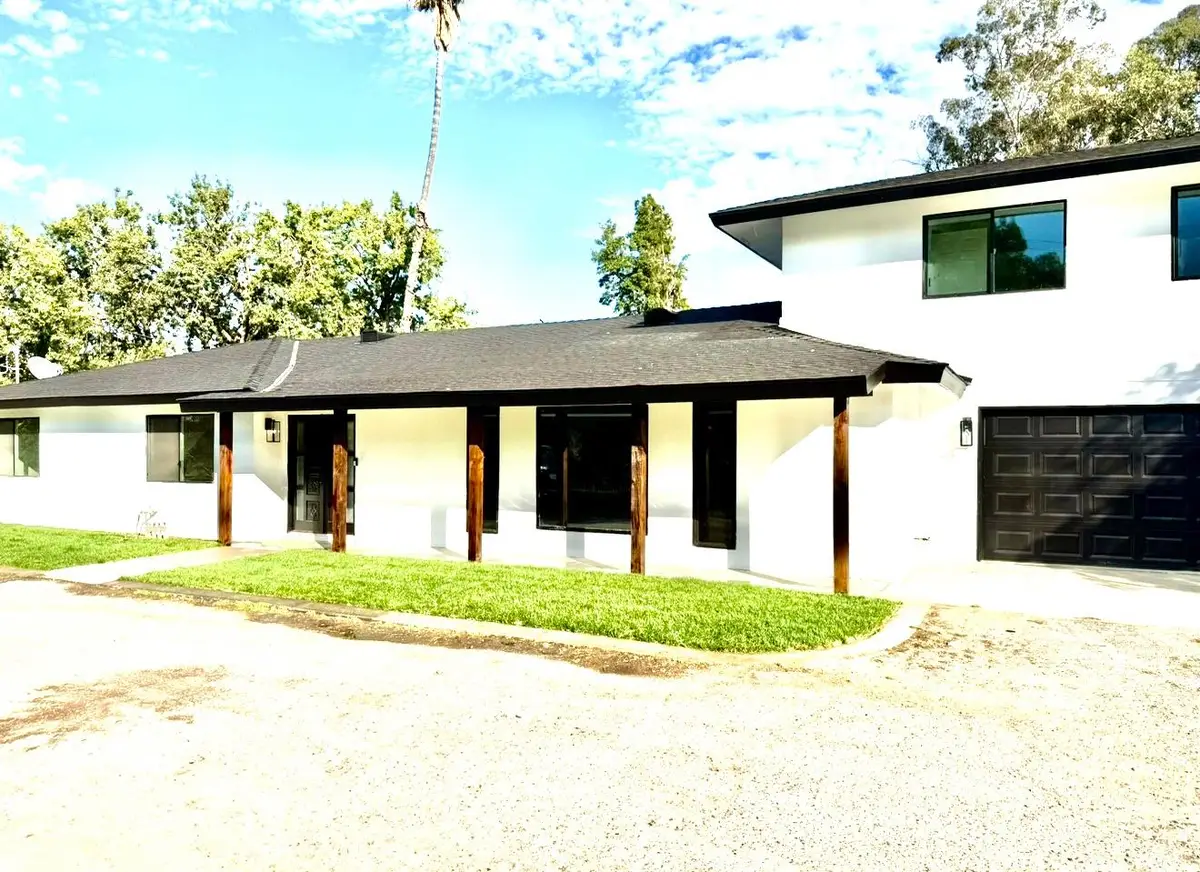 10326 N Fowler Avenue, Clovis, CA 93619 - Image #1